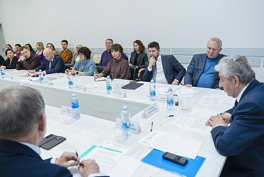 Депутаты взяли шефство над семьями погибших участников СВО